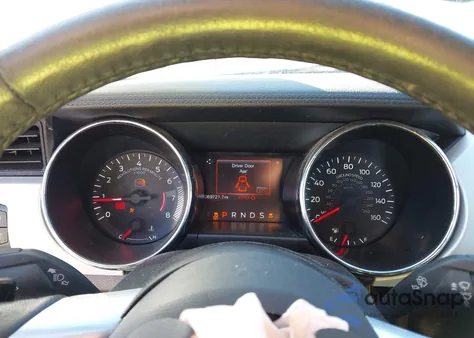 2017 Ford Mustang Ecoboost Premium z USA, uszkodzony, nr VIN 1FATP8UHXH5273510